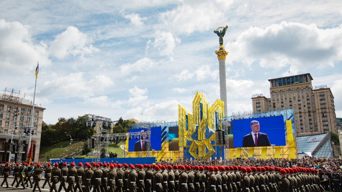Ποροσένκο: Απαρέγκλιτη η πορεία της Ουκρανίας προς την ΕΕ και το ΝΑΤΟ